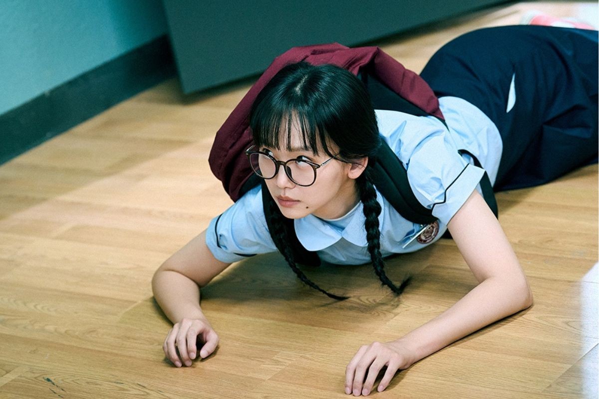 Nữ chính 'Teach You a Lesson' gây tranh cãi vì diễn xuất