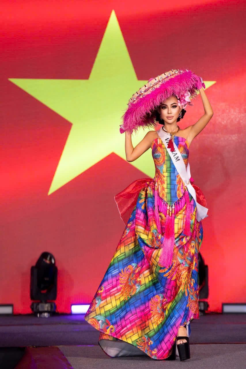 'Mrs. Tourism Queen International 2026' Vân Phạm: Nếu vương miện là món quà cuộc sống dành tặng, tôi muốn dùng nó để lan tỏa yêu thương!