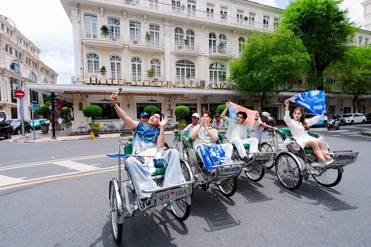 Steven Nguyễn, Ninh Dương Story, Hoa hậu Lê Hoàng Phương gây bất ngờ khi lần đầu làm hướng dẫn viên du lịch cho 'Wow Ho Chi Minh City'