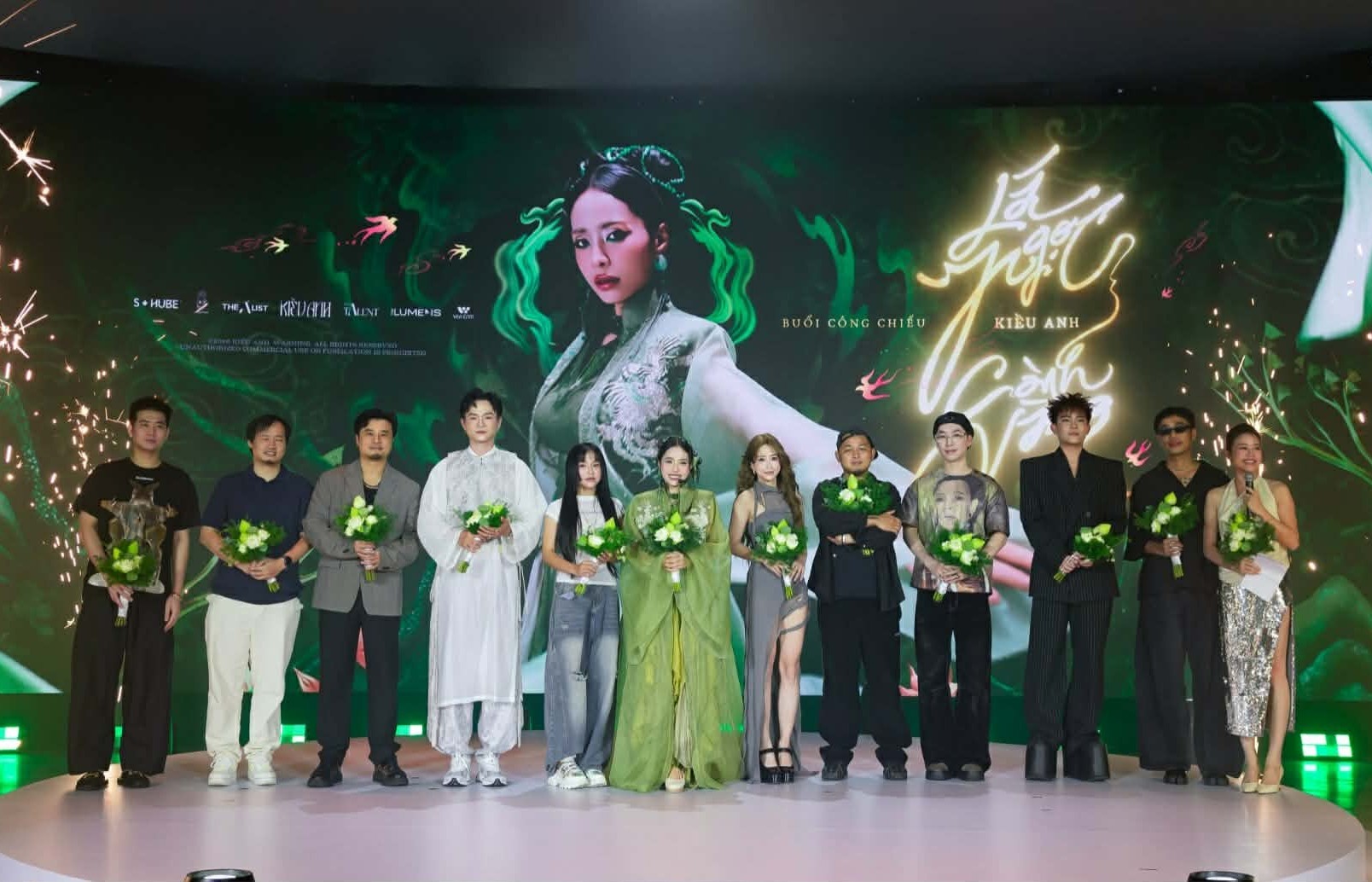 Ca nương Kiều Anh 'gây choáng' với MV 'Lá ngọc cành vàng' - Tác phẩm tôn vinh di sản văn hóa phi vật thể, vừa duy mỹ, vừa hiện đại