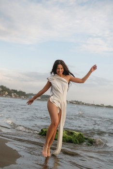 Jasmine Curtis-Smith có lượng fan tăng đột ngột sau vai diễn trong 'Vợ của chồng tôi'