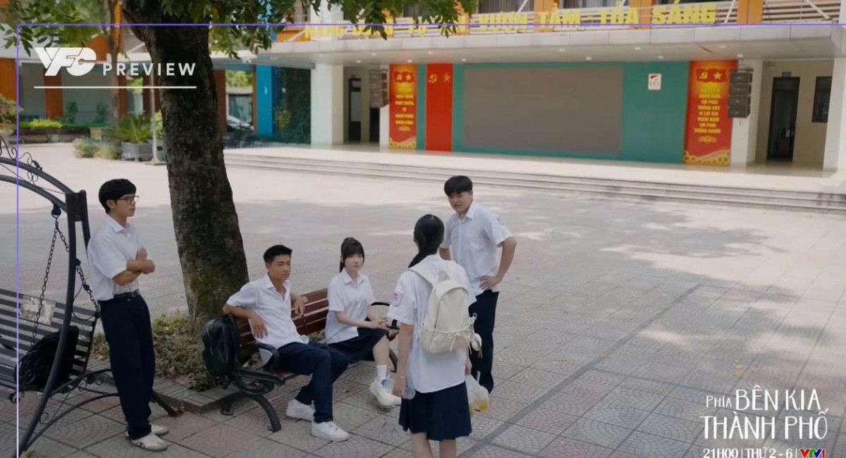 'Phía bên kia thành phố' tập 14: Mẹ Khuê khẩu chiến với mẹ Thái, quyết làm tới cùng vụ bạo lực học đường