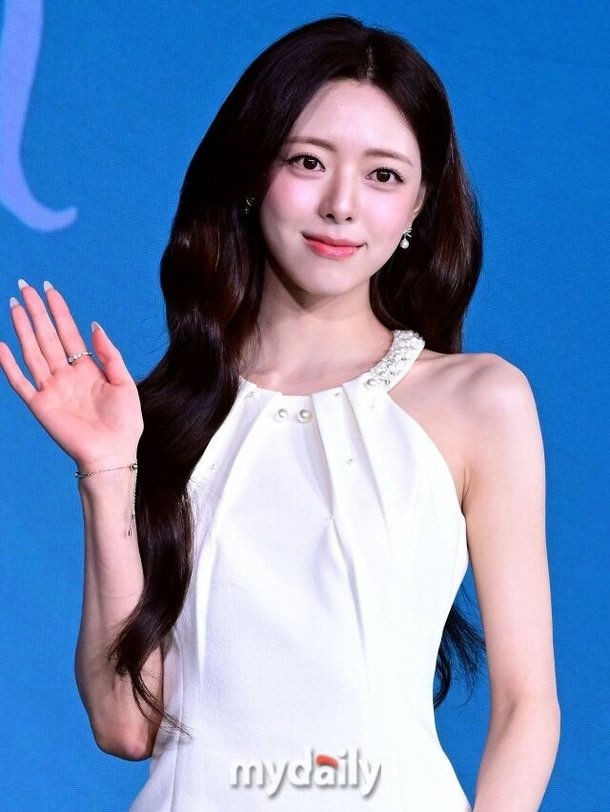 'Nữ thần K-Pop' lần đầu đóng chính trong phim Netflix