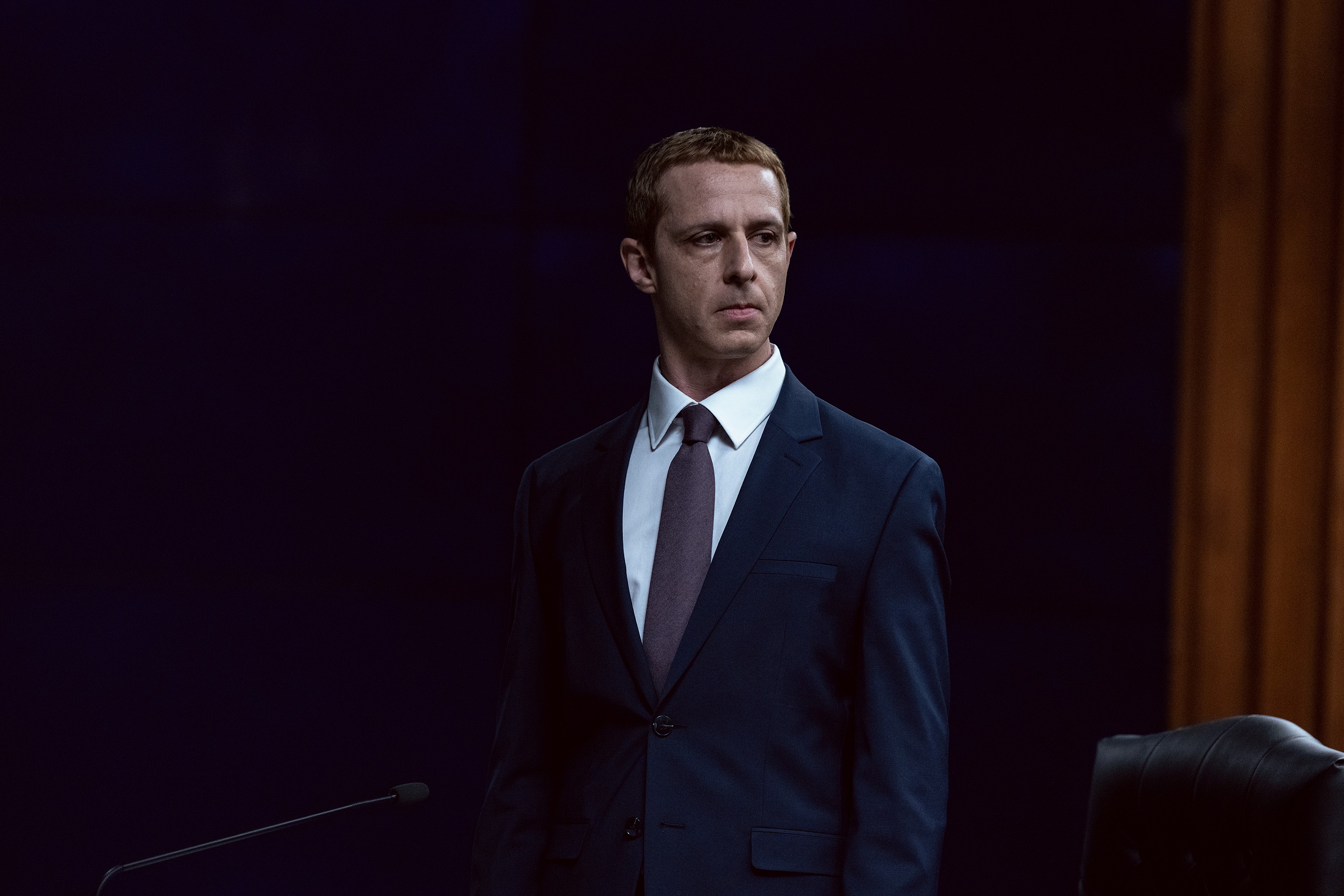 15 năm sau 'The Social Network', biên kịch Aaron Sorkin trở lại với sự bê bối lớn nhất lịch sử Facebook