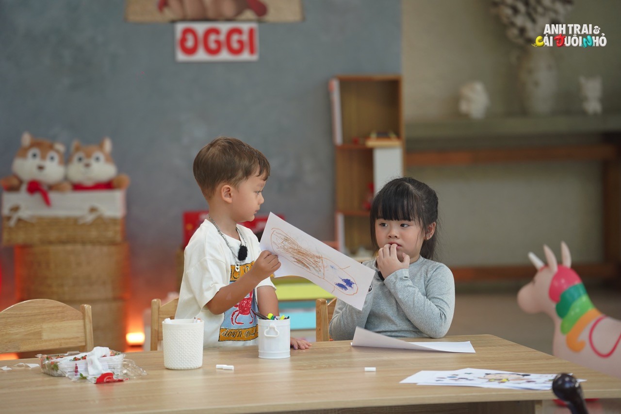 'Anh trai và cái đuôi nhỏ': Anh trai Bùi Duy Ngọc, CongB Và Dillan ghé chơi, toát mồ hôi với 6 'cái đuôi nhỏ'
