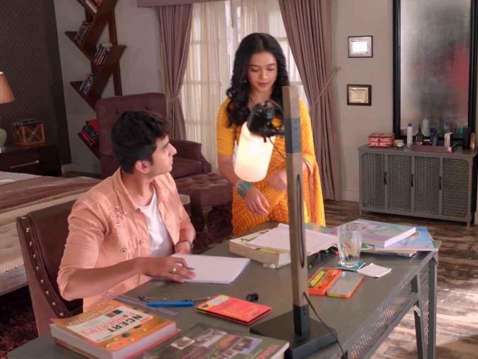 Megha Ray vượt áp lực thay thế nữ chính, tiếp tục giữ sức hút cho 'Nàng dâu bất đắc dĩ'