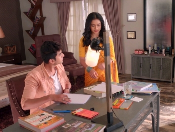 Megha Ray vượt áp lực thay thế nữ chính, tiếp tục giữ sức hút cho 'Nàng dâu bất đắc dĩ'