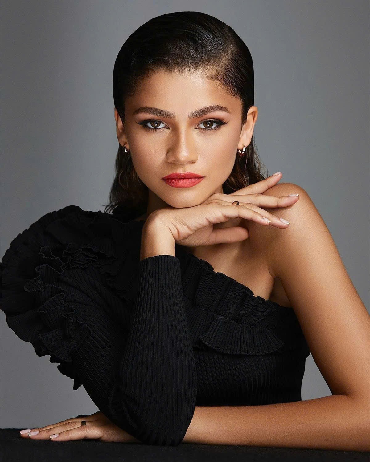Zendaya: Ánh hào quang và những khoảng lặng rất người