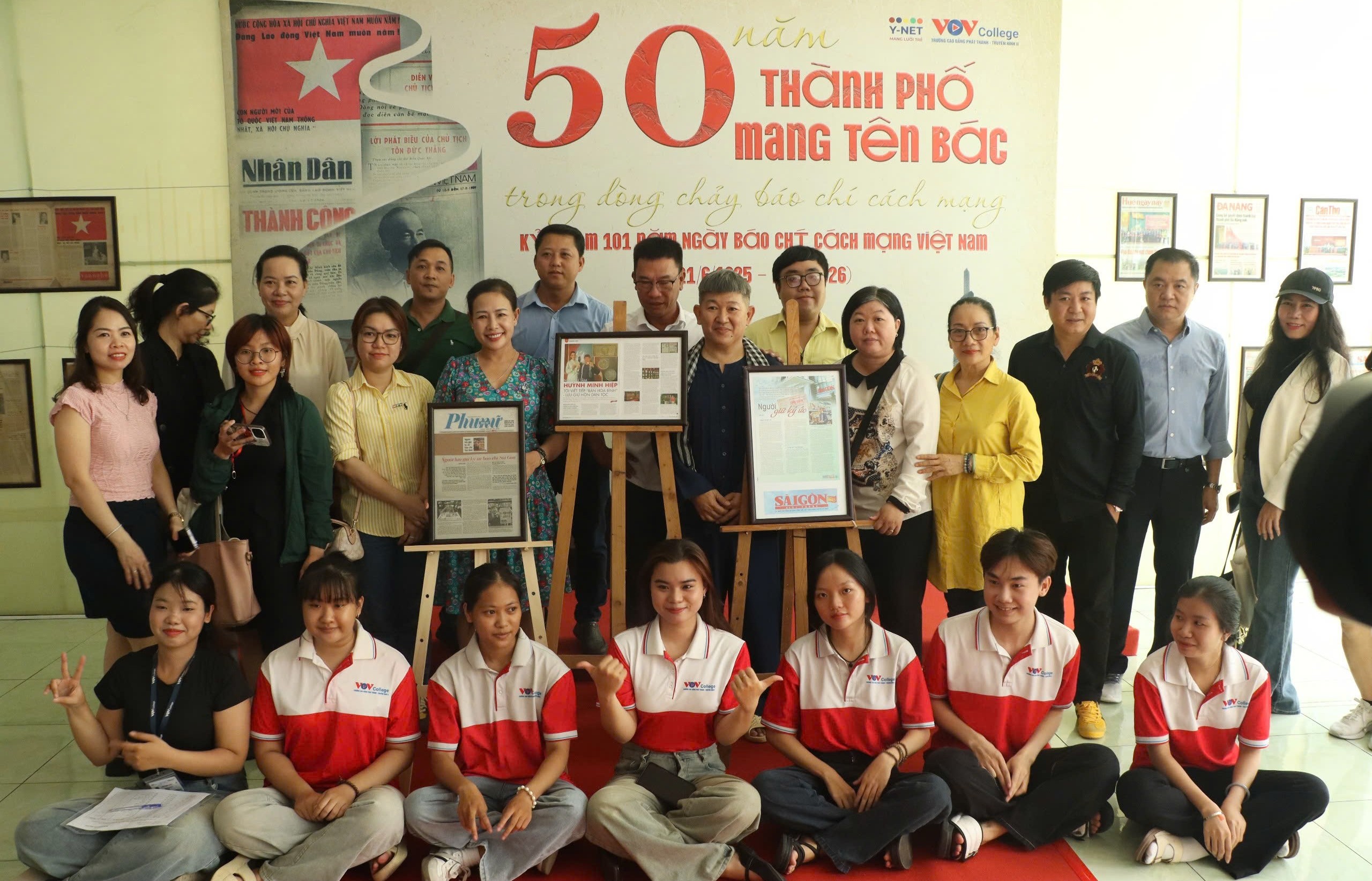 Trường Cao đẳng Phát thanh – Truyền hình II triển lãm các ấn phẩm báo chí đặc biệt, kỷ niệm 50 năm Thành phố mang tên Bác