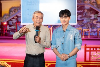 Mono tổ chức countdown MV 'Công tử Văn Thơ' tại Đại Nội