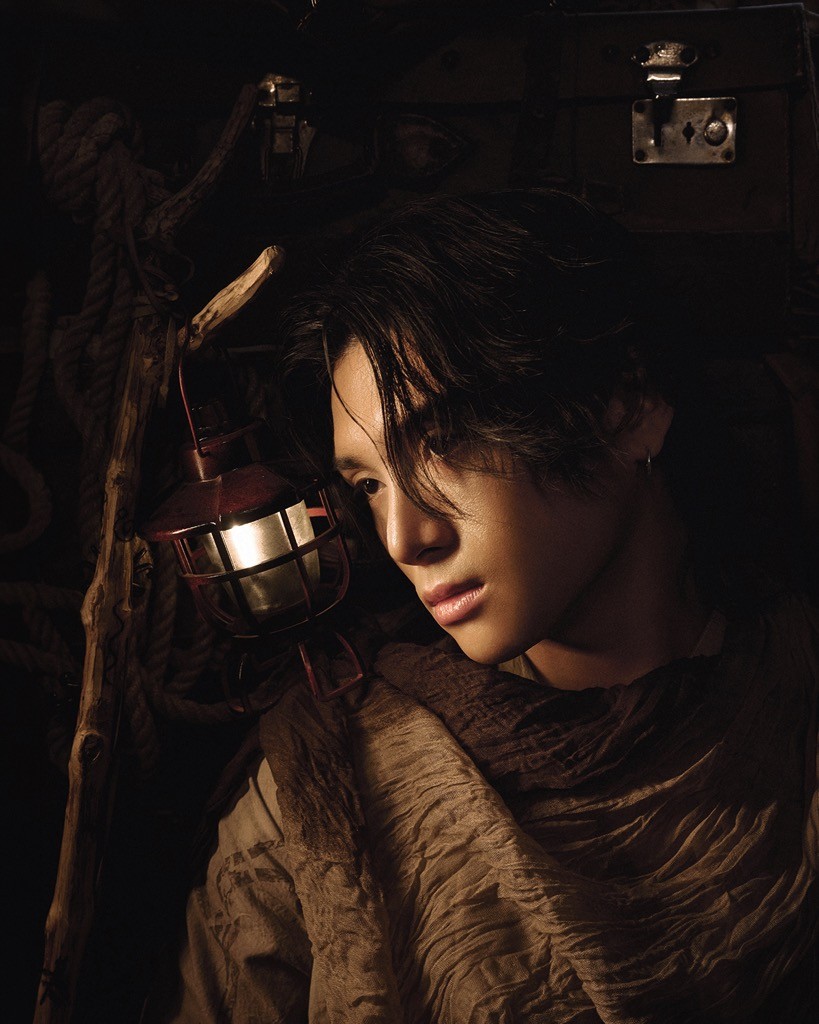 Một mình hoàn thiện toàn bộ 'Side B', Grey D chứng minh năng lực producer qua chương cuối của album 'Ánh sáng • Màn đêm'