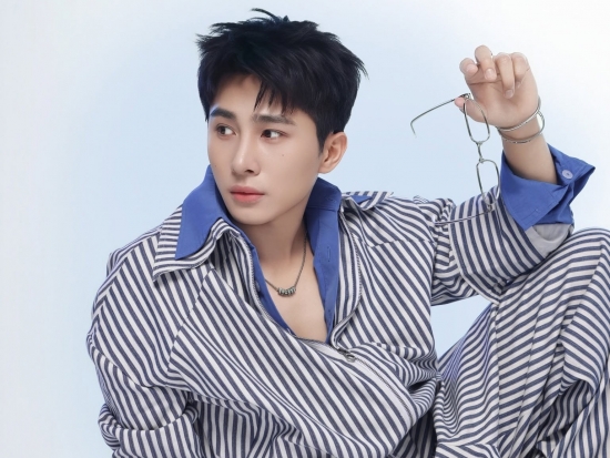 Sơn.K cùng fan tạo nên phiên bản MV đặc biệt 'Đấng sinh thành' và nhiều điều ý nghĩa nhân Ngày của cha