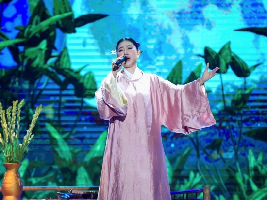 'Hãy nghe tôi hát': Mộc Anh quyết tâm làm mới bản thân sau nhiều năm gắn bó với nhạc trữ tình
