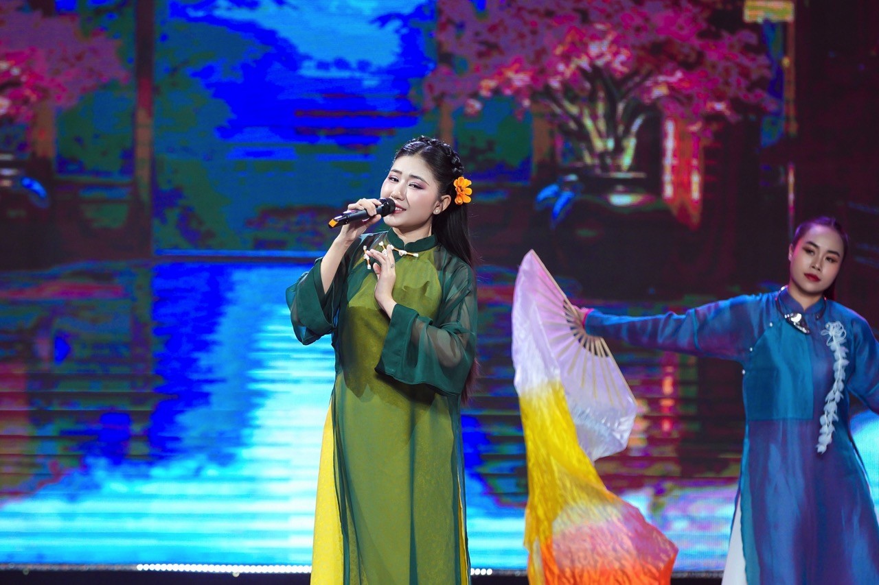 'Hãy nghe tôi hát': Mộc Anh quyết tâm làm mới bản thân sau nhiều năm gắn bó với nhạc trữ tình