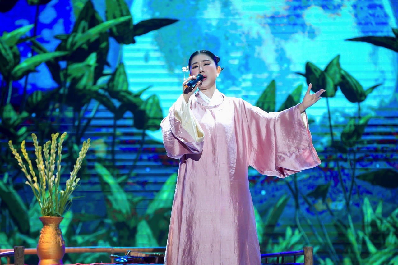 'Hãy nghe tôi hát': Mộc Anh quyết tâm làm mới bản thân sau nhiều năm gắn bó với nhạc trữ tình