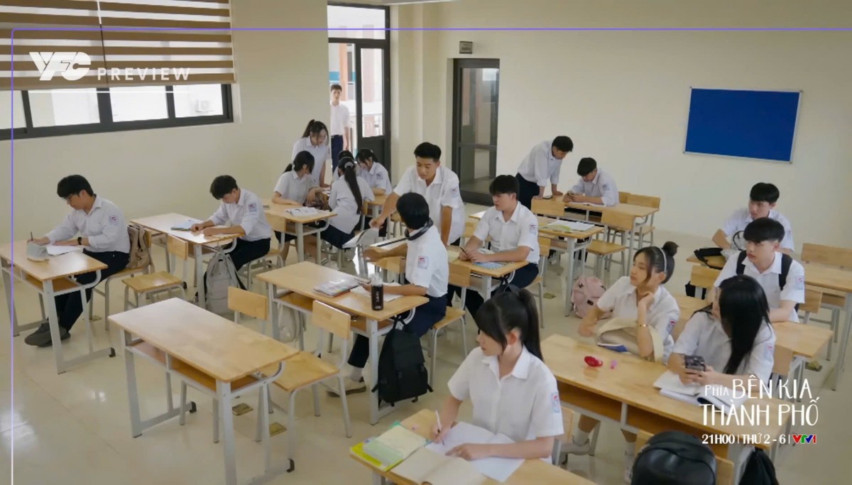 'Phía bên kia thành phố' tập 18: Tuyết Lan hả hê vì kế trả thù, Khuê nổi điên với Cương ngay giữa lớp