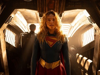 Điều gì khiến 'Supergirl' gây tranh cãi?