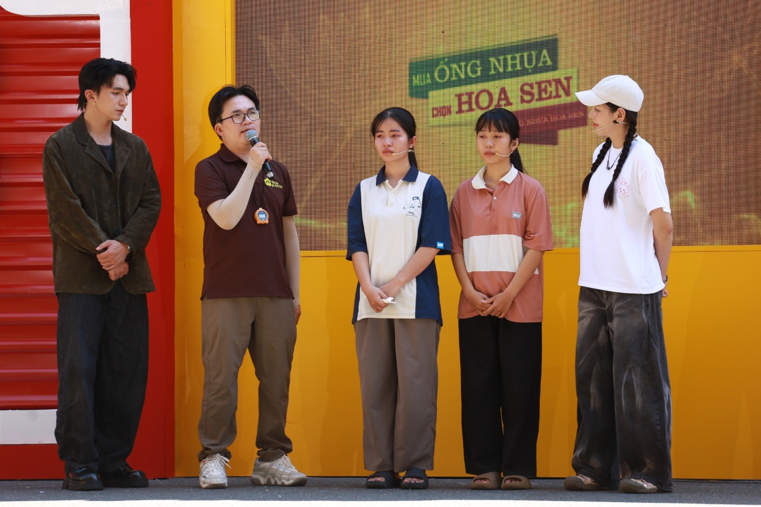 'Mái ấm gia đình Việt': MC Đại Nghĩa, ca sĩ Muộii và diễn viên Đỗ Nhật Hoàng nghẹn lòng trước nghị lực của những hoàn cảnh khó khăn