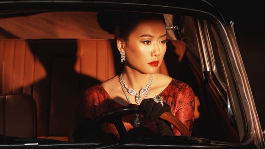 Nghệ sĩ Hồng Ánh: Trở lại với 'Mesdames Thanh Sắc' và hành trình nghệ thuật không ngừng dịch chuyển