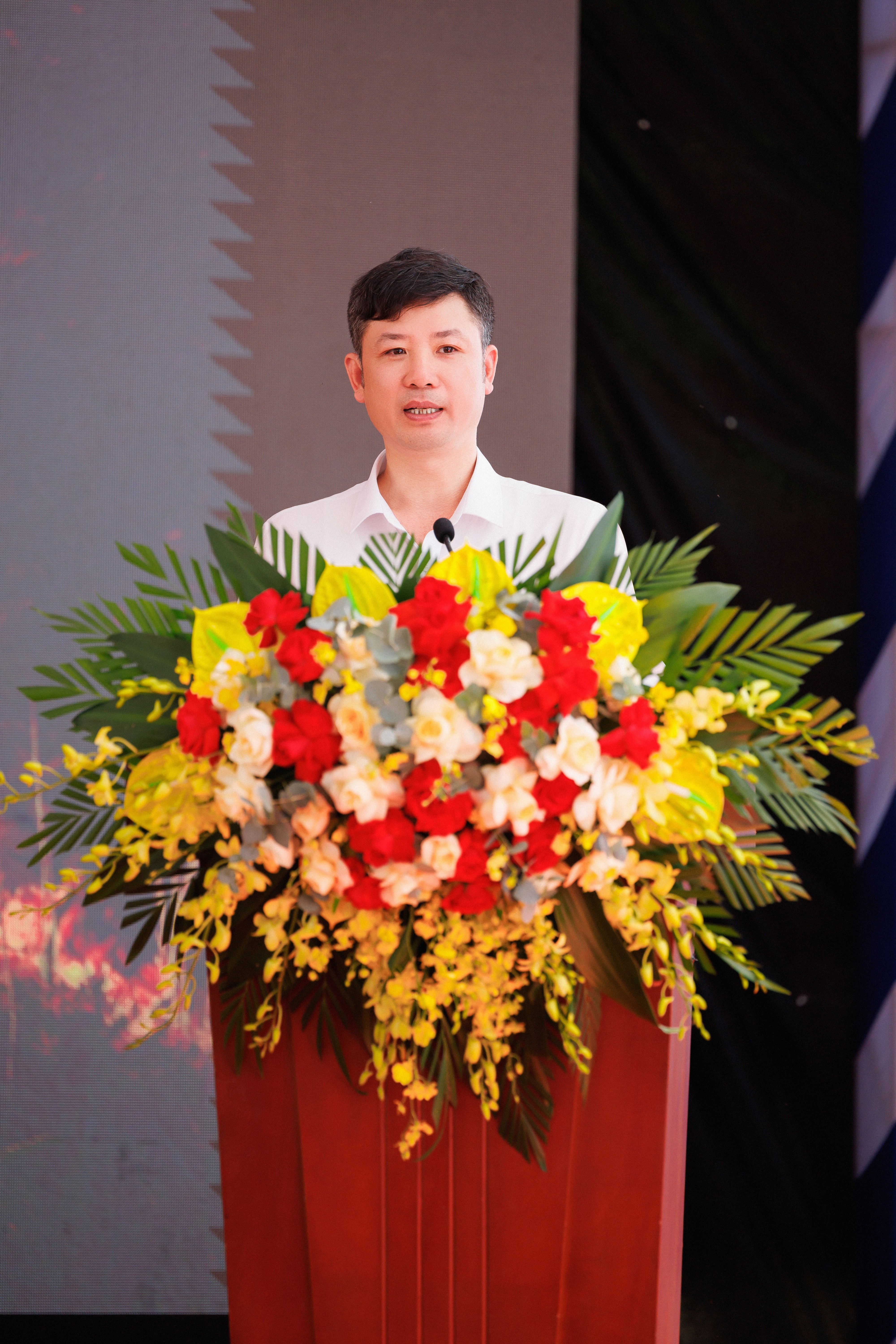 Đạo diễn Victor Vũ giới thiệu dự án điện ảnh mới 'Chiến Bào' lấy cảm hứng từ khởi nghĩa Lam Sơn