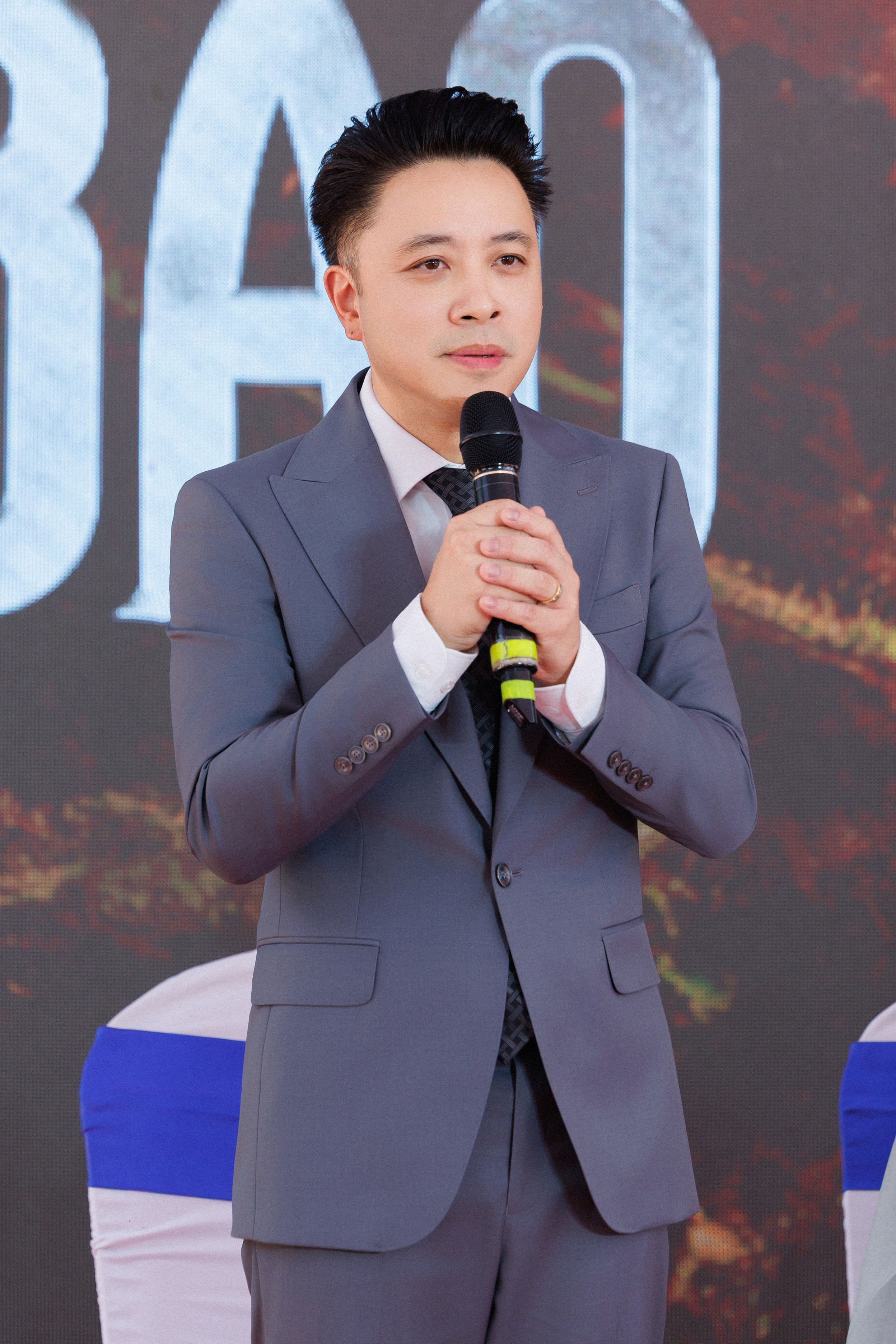 Đạo diễn Victor Vũ giới thiệu dự án điện ảnh mới 'Chiến Bào' lấy cảm hứng từ khởi nghĩa Lam Sơn