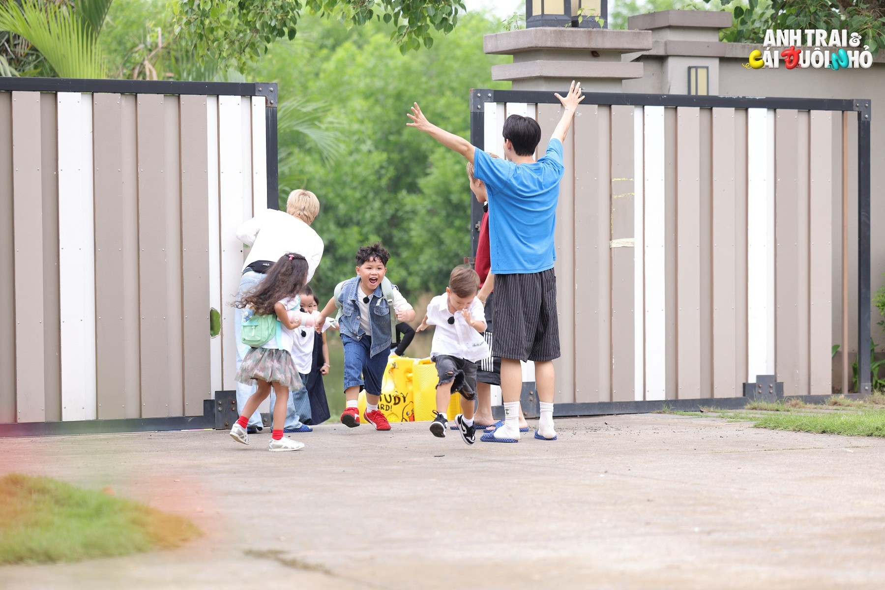 'Anh trai và cái đuôi nhỏ' chính thức bước vào giai đoạn nhà chung 24/24 giờ cùng nhau