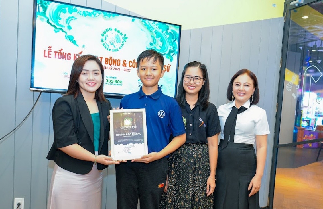 Á vương Nguyễn Hồng Hà làm đại sứ cho 'Cùng con đi khắp thế gian'