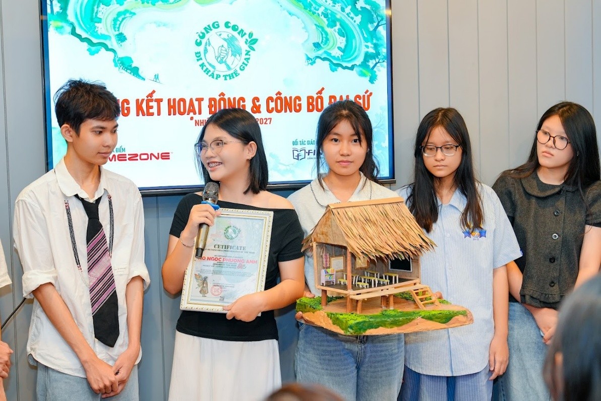 Á vương Nguyễn Hồng Hà làm đại sứ cho 'Cùng con đi khắp thế gian'