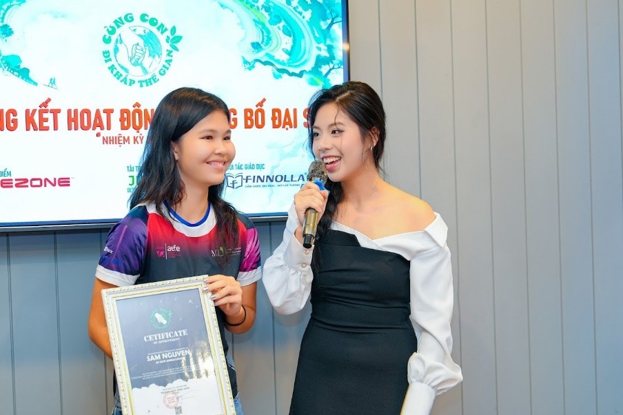 Á vương Nguyễn Hồng Hà làm đại sứ cho 'Cùng con đi khắp thế gian'