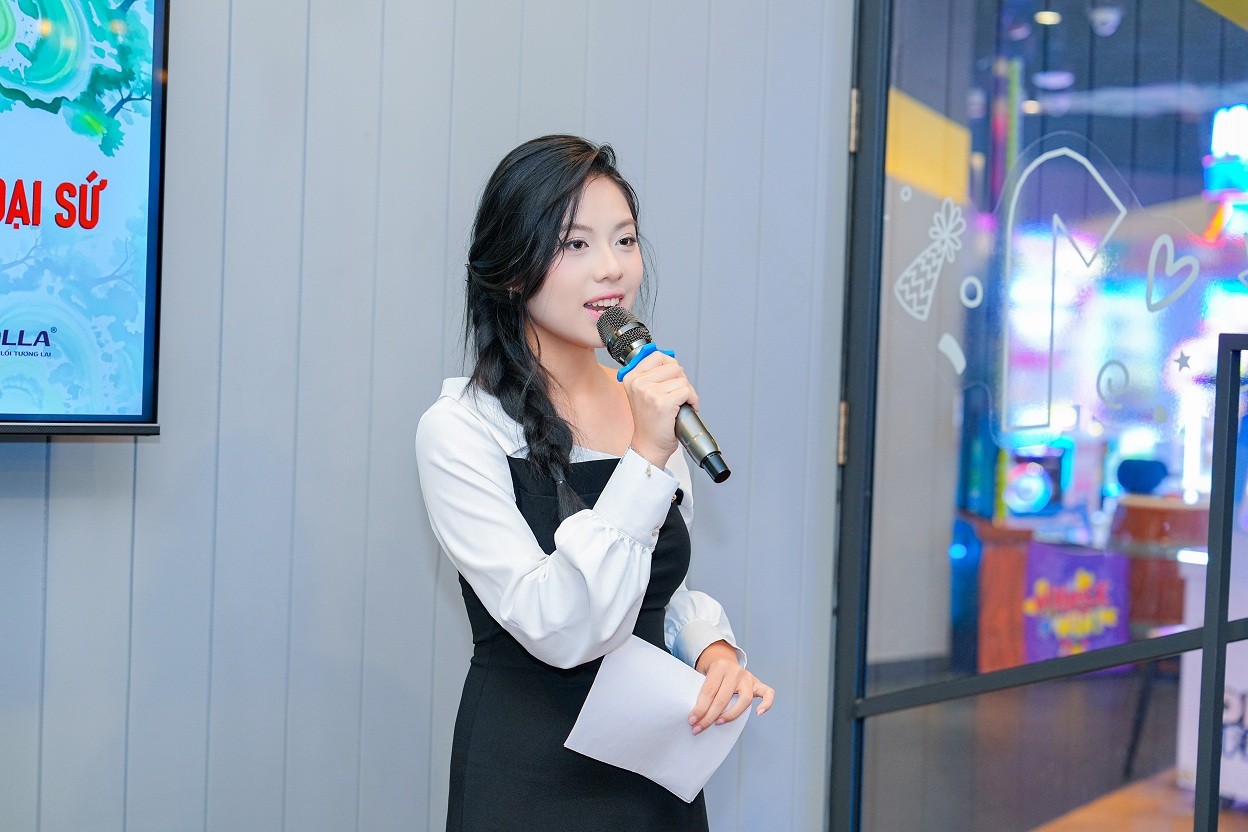Á vương Nguyễn Hồng Hà làm đại sứ cho 'Cùng con đi khắp thế gian'