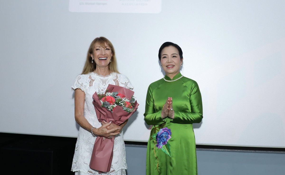 Jane Seymour giao lưu cùng khán giả tại DANAFF IV