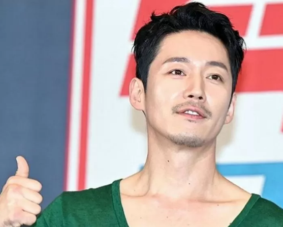Loạt sao Hàn từng từ chối vai diễn trong các bom tấn lớn: Kim Nam Gil. Won Bin và nhiều người khác
