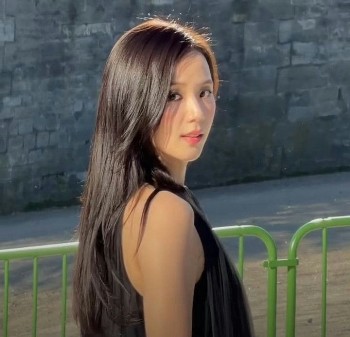 Jisoo (BlackPink) là nghệ sĩ đẹp nhất K-Pop