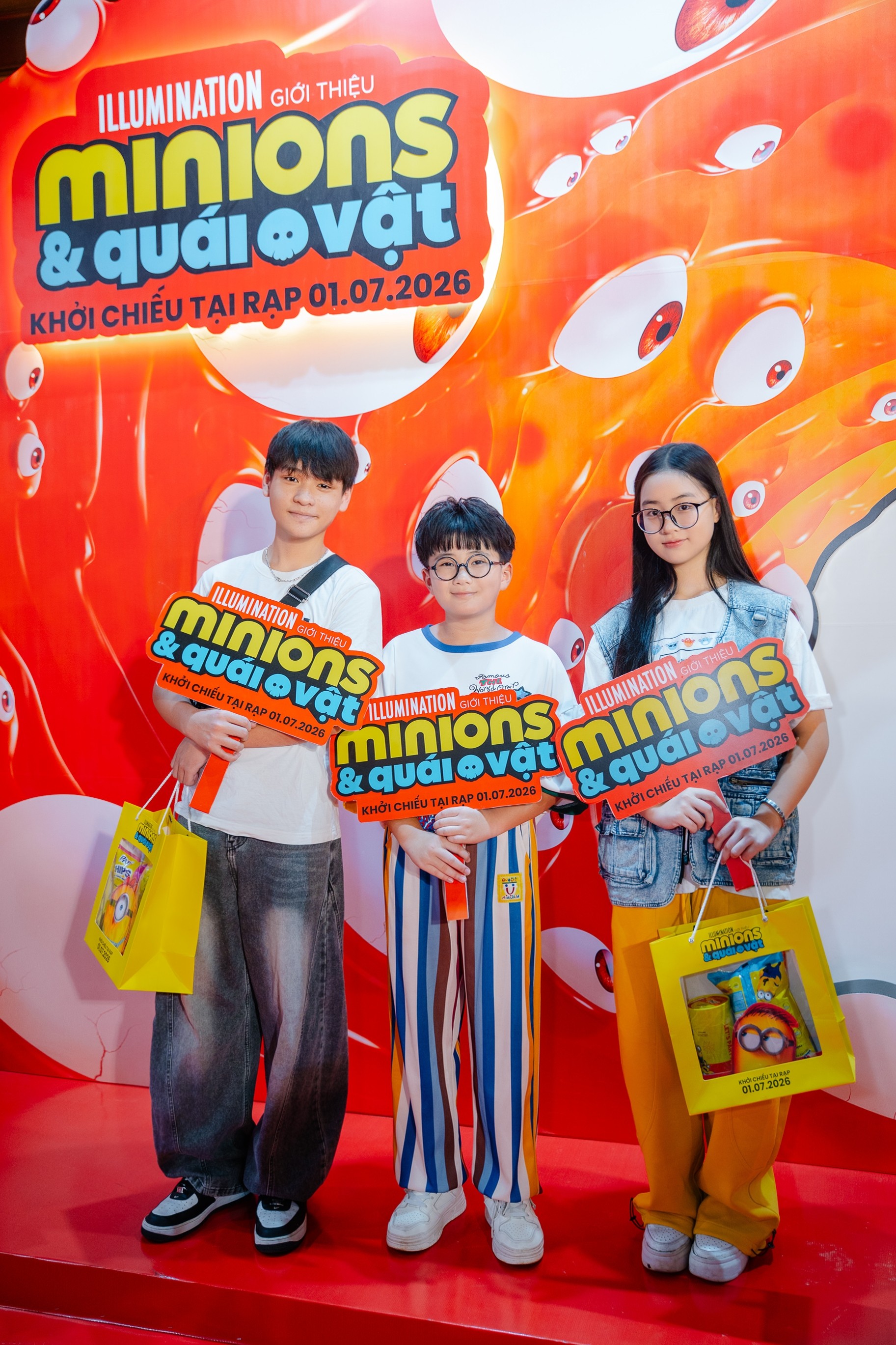 'Minions & Quái vật' lập kỷ lục Top 1 doanh thu suất chiếu đặc biệt: Quốc Anh, Trần Ngọc Vàng gây náo loạn vì visual quá đỉnh