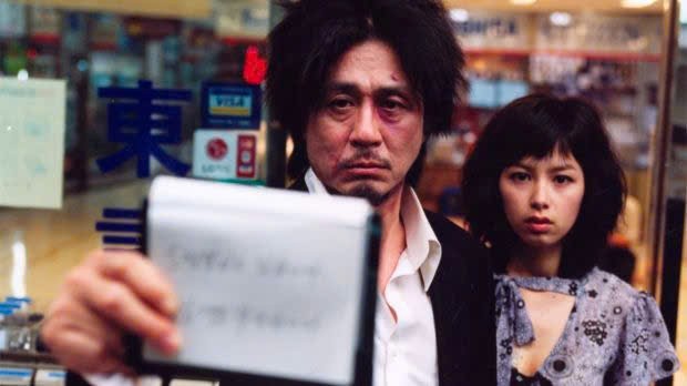 'Notes from the Last Row': Sự ‘phản cảm' hay phép ẩn dụ nghệ thuật mà nhiều khán giả chưa kịp nhìn thấy?