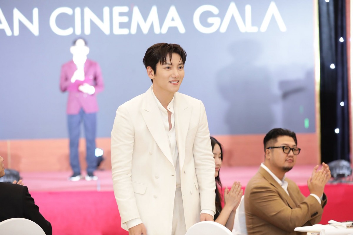 Giao luu báo chí với nam tài tử Ji Chang Wook