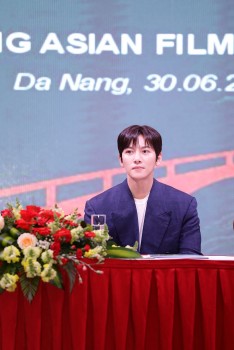 Tài tử Ji Chang Wook: 'Hy vọng DANAFF trở thành cầu nối để tôi có thể giao lưu và kết nối nhiều hơn với khán giả Việt Nam'