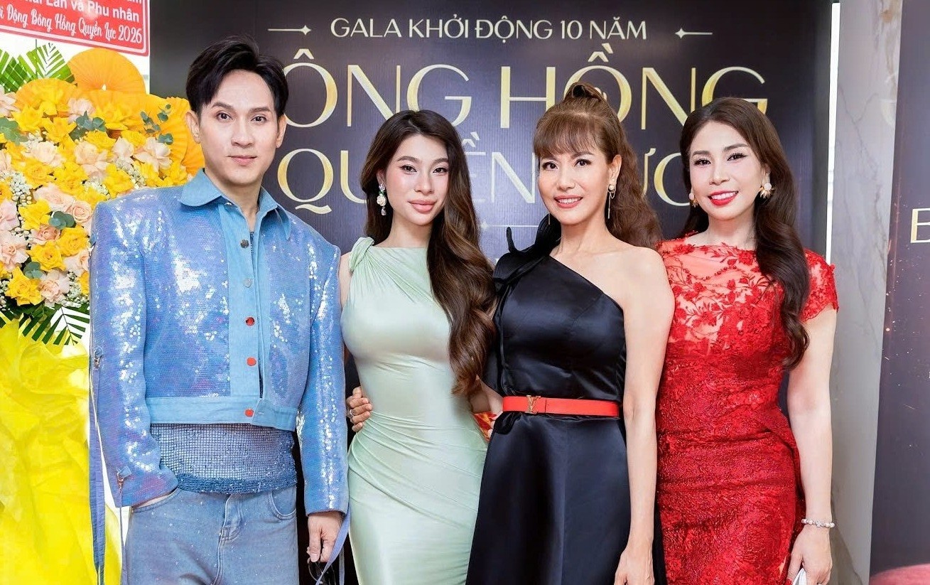 Nhiều nghệ sĩ nổi tiếng chúc mừng kỷ niệm 10 năm tôn vinh 'Bông hồng quyền lực'