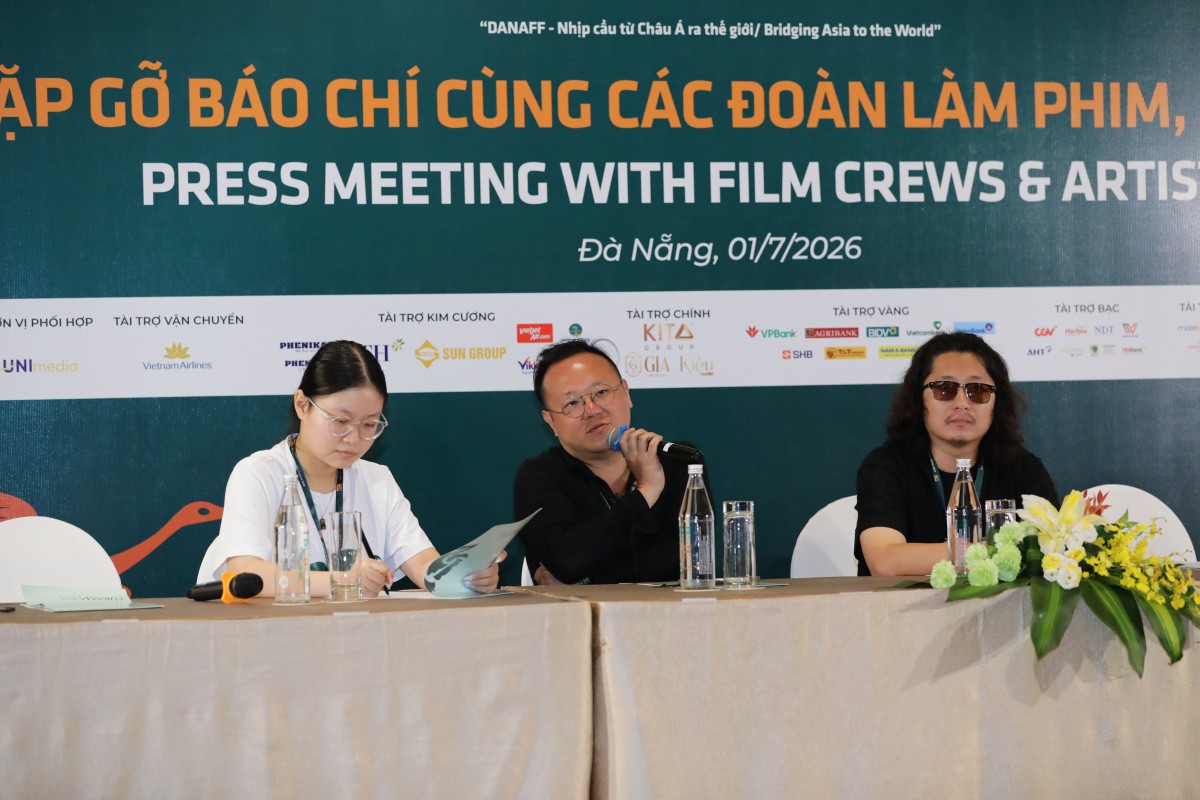 Giao lưu đoàn làm phim, nghệ sĩ với báo chí: Câu chuyện được kể phía sau màn ảnh