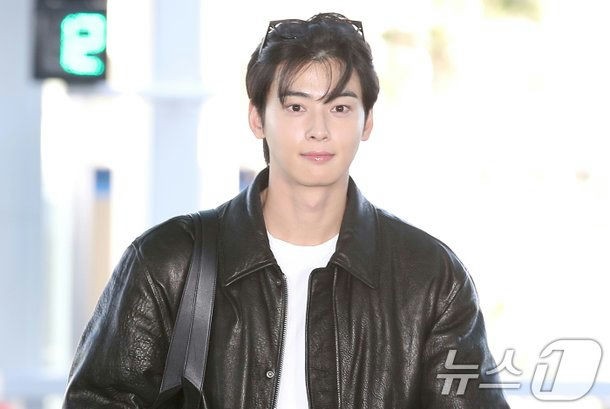 Hậu scandal trốn thuế, Cha Eun Woo bất ngờ trở thành tín đồ sùng đạo