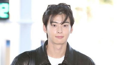 Hậu scandal trốn thuế, Cha Eun Woo bất ngờ trở thành tín đồ sùng đạo