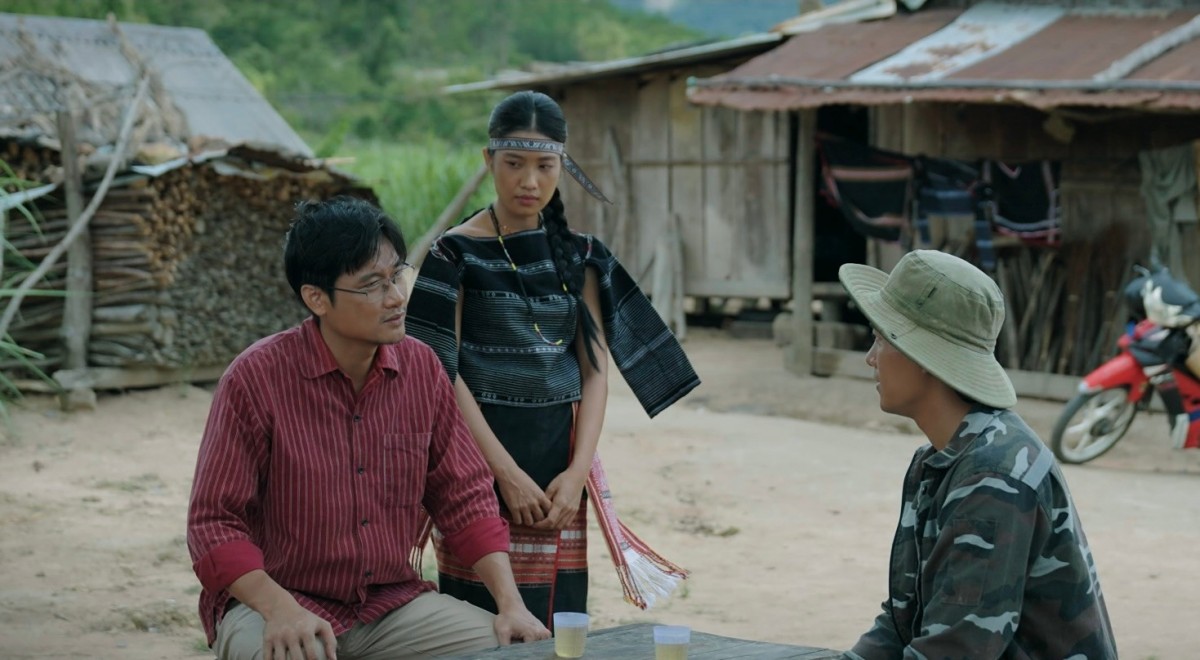 Phim giờ vàng mới trên VTV: 'Trời cao nguyên xanh' đưa khán giả vào cuộc chiến giữ lòng dân giữa đại ngàn Tây Nguyên