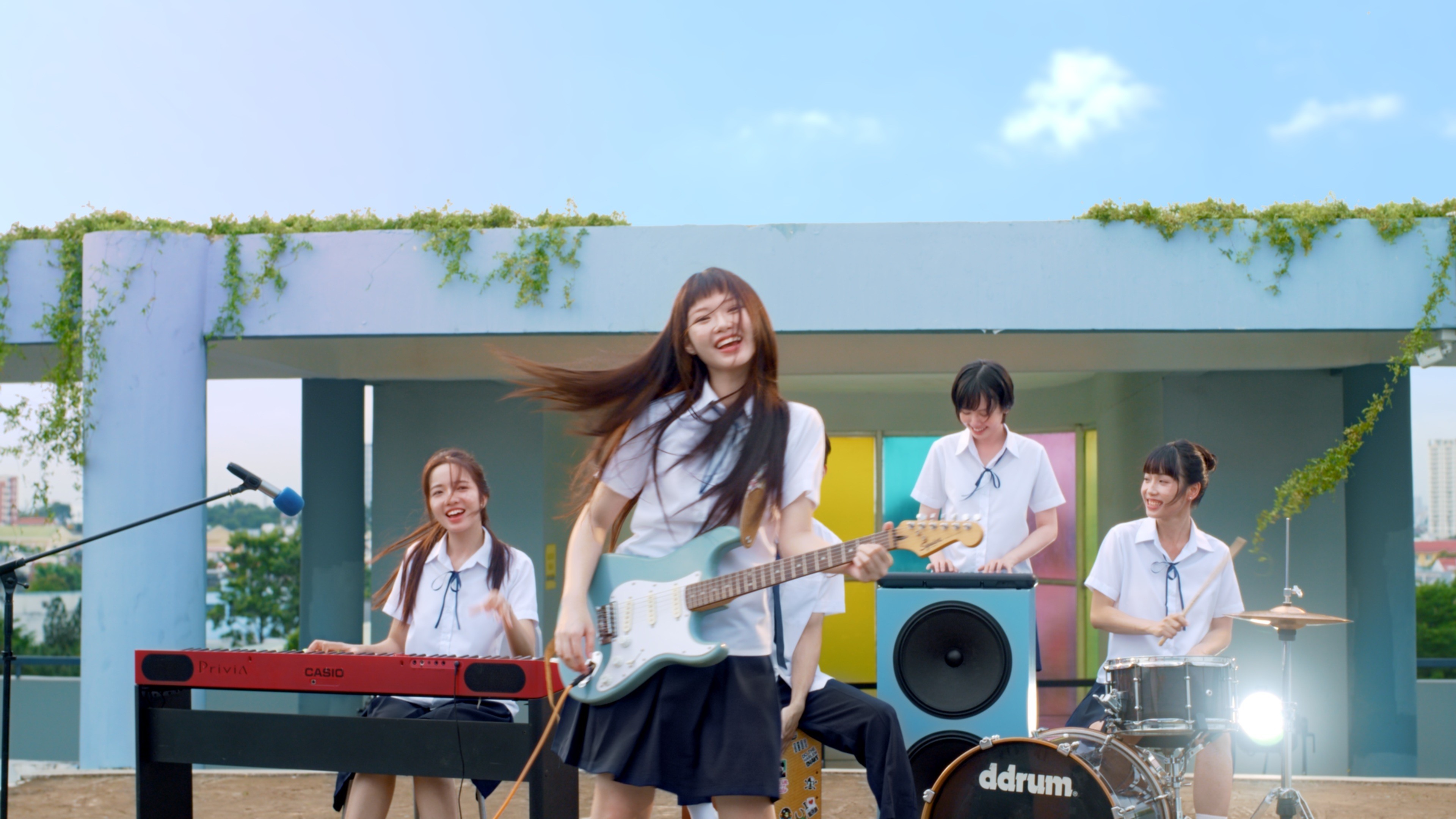Độc lạ idol Vpop: Ánh Sáng AZA tung MV 'chống flop' để 'manifest' điểm thi Tốt nghiệp THPT cho 2k8