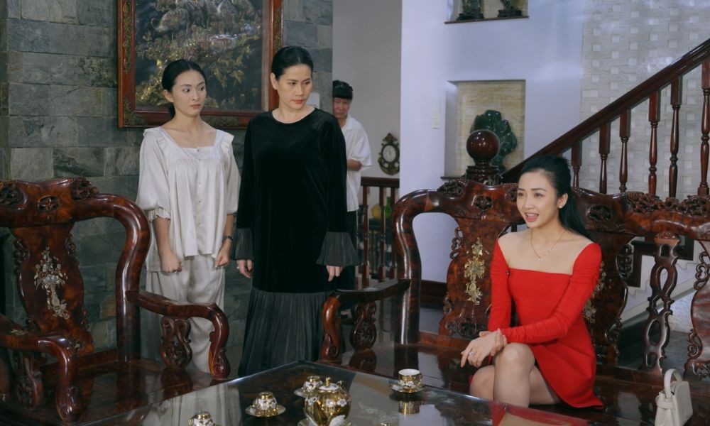 Tiểu tam trong 'Hợp đồng từ thượng đế' gây sốt khi có mối quan hệ ngoài luồng với bố của bạn thân