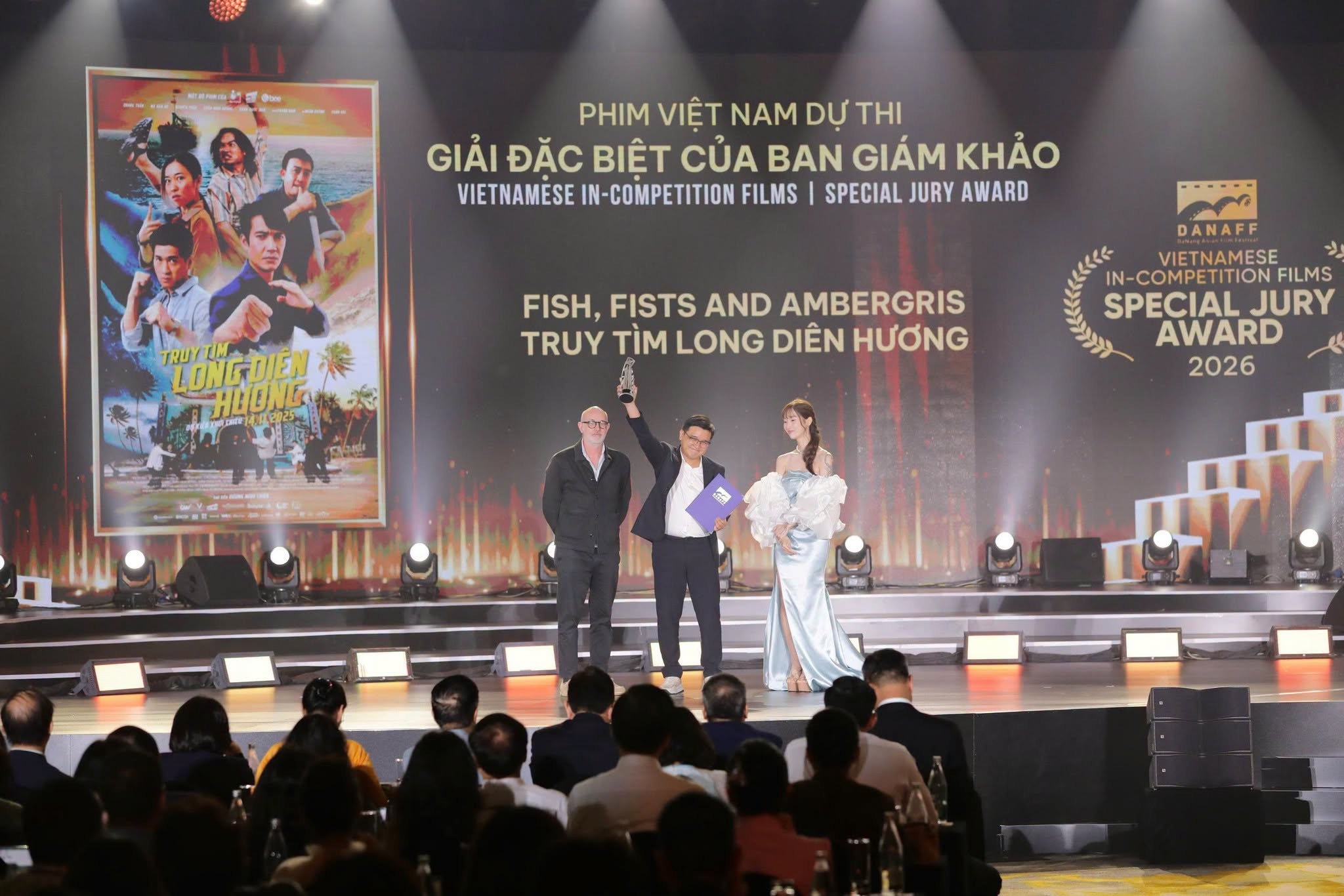 'Truy tìm Long Diên Hương' lập cú đúp tại DANAFF IV, nhà sản xuất Võ Thanh Hòa chia sẻ khi nhận giải