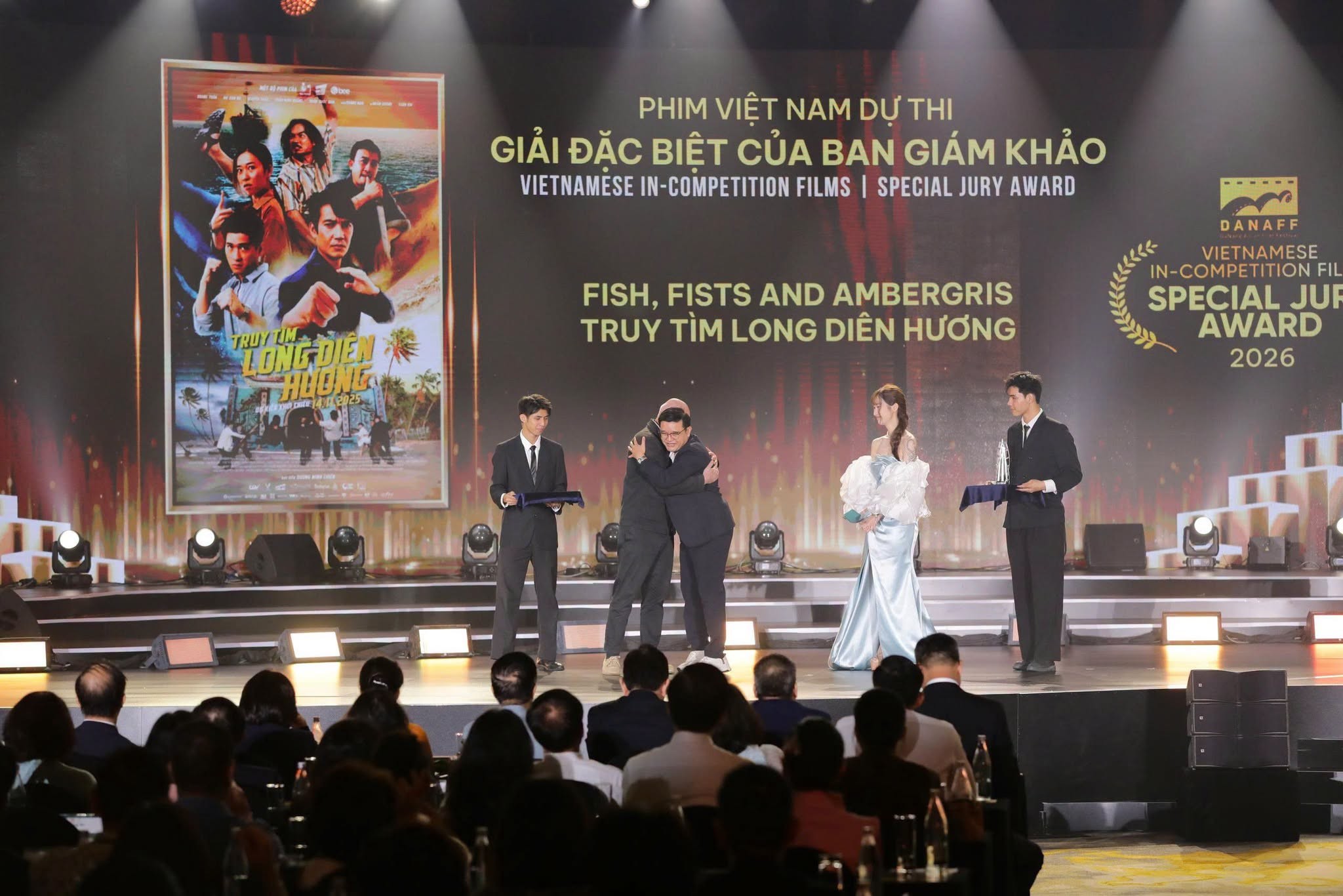 'Truy tìm Long Diên Hương' lập cú đúp tại DANAFF IV, nhà sản xuất Võ Thanh Hòa chia sẻ khi nhận giải
