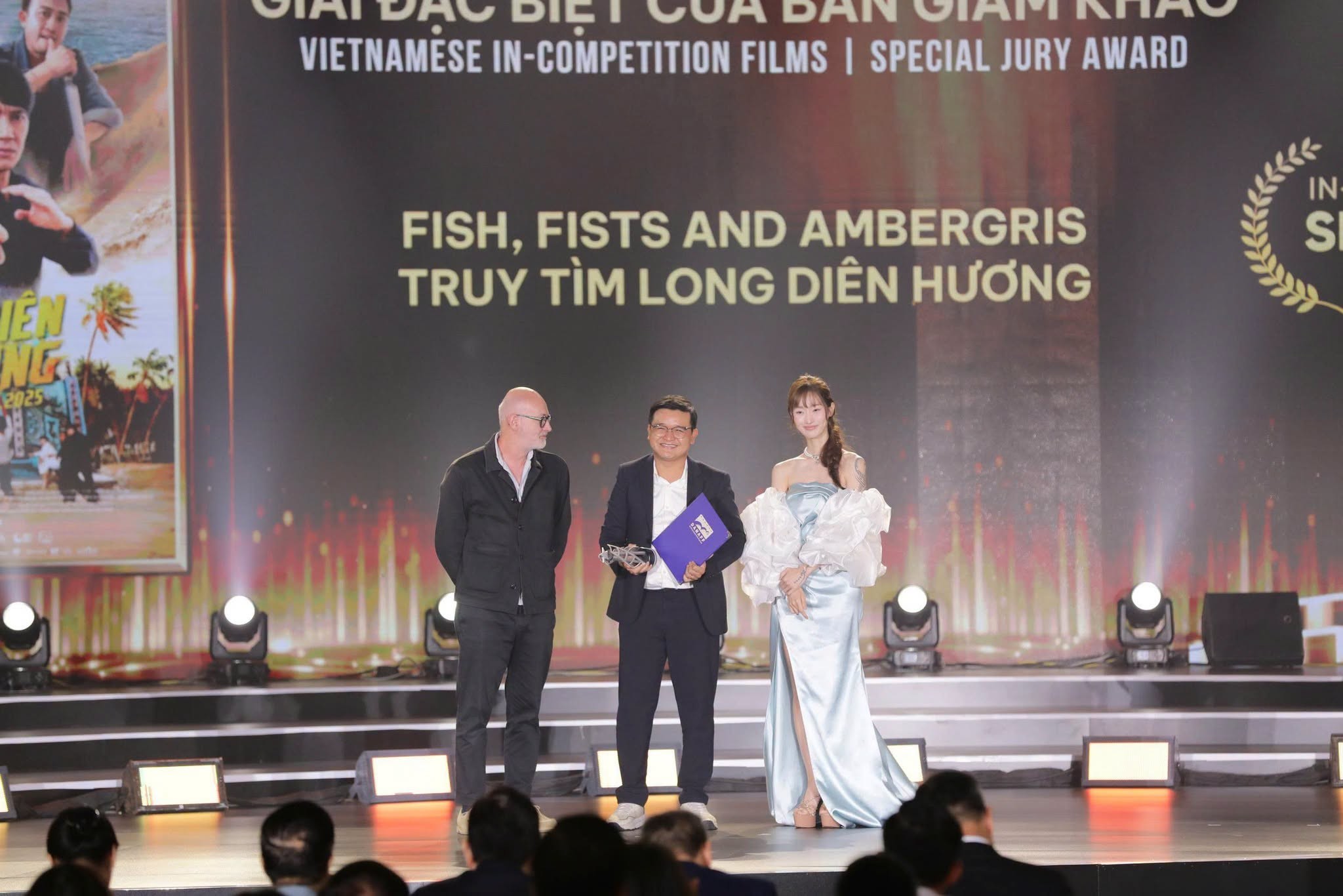 'Truy tìm Long Diên Hương' lập cú đúp tại DANAFF IV, nhà sản xuất Võ Thanh Hòa chia sẻ khi nhận giải