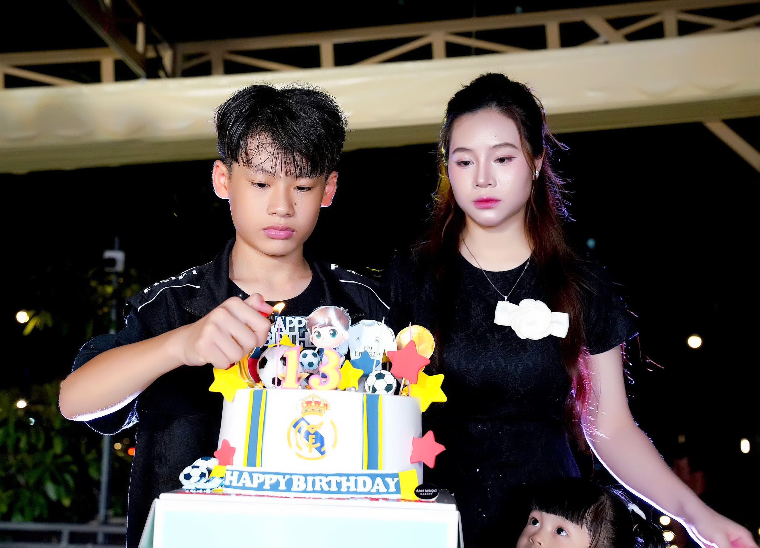 Lê Thùy Uyên - vợ ca sĩ Lương Gia Huy hạnh phúc bên chồng con sau 6 năm
