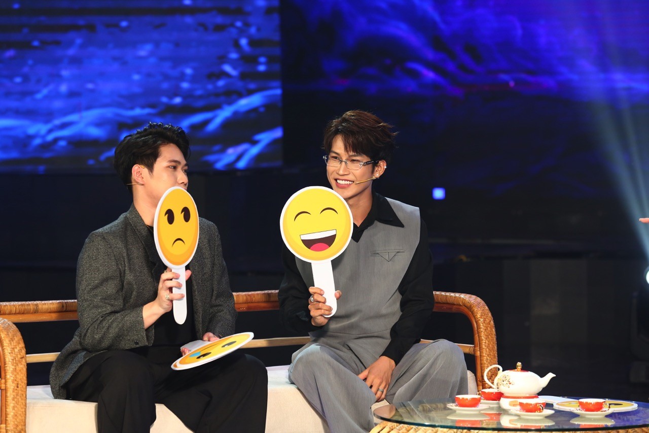 'Nghệ Thuật & Chạm': Tiêu Minh Phụng bắn Rap storytelling, ca vọng cổ hơi dài cùng NSND Quế Trân