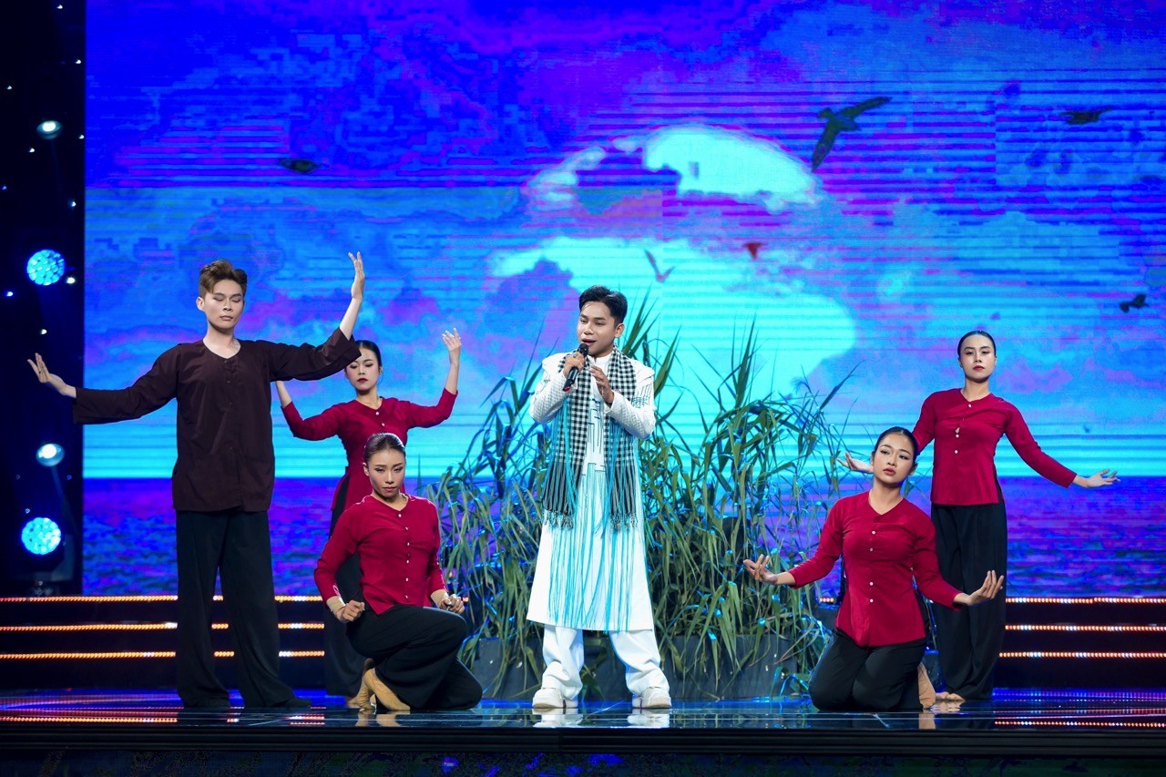 Ca sĩ Huy Quang - Giảng viên thanh nhạc trải nghiệm áp lực khi đi thi
